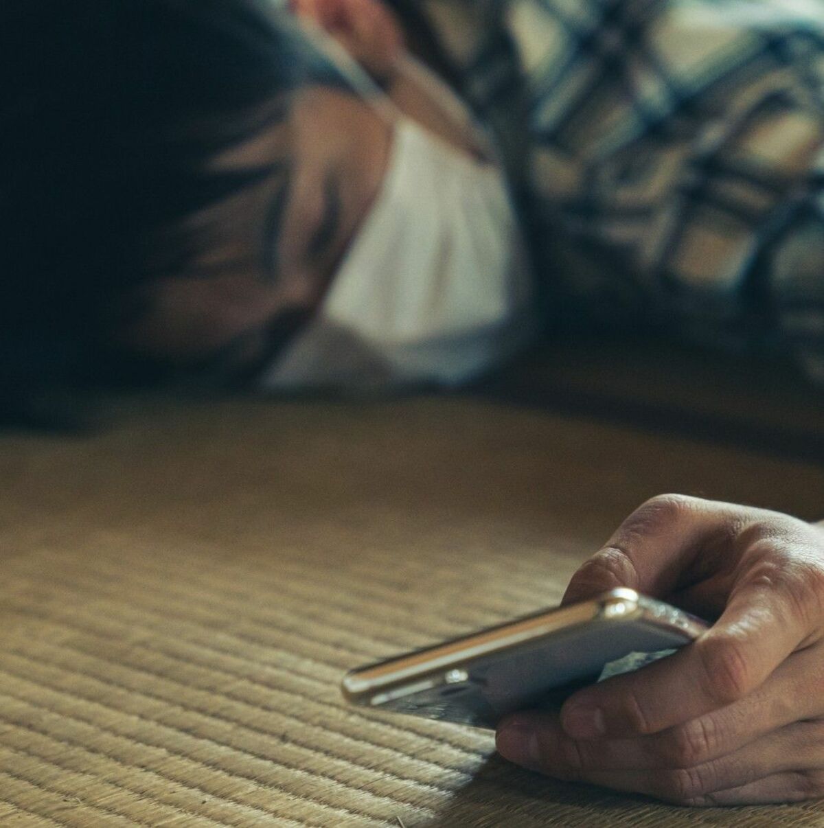 ｢苦痛に満ちた突然死？｣44歳独身男性には助けを求めて"ほふく前進"した形跡が…解剖医が見つけた米粒大の死因の正体 | ライフ | 東洋経済オンライン