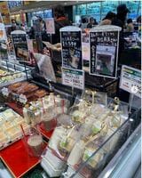 高知市のサンシャインCROVA店での販売の様子（しもだお豆腐店Instagramよりスクリーンショット）