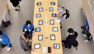 日本でiPhoneが異常に売れているワケ