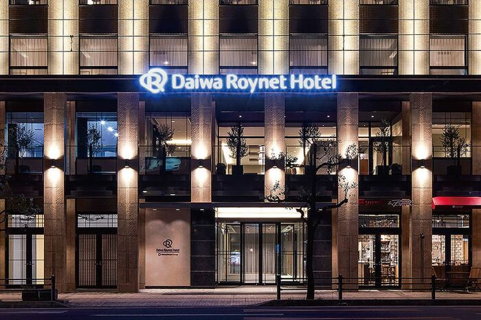 ビジネスホテル事業開始