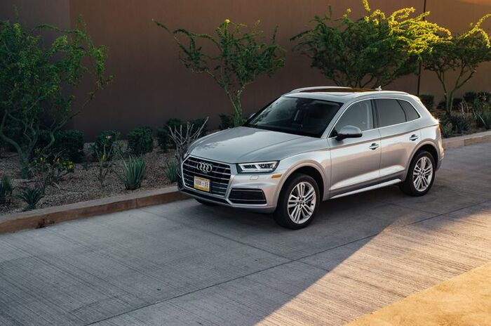 アウディ Q5 2.0 TFSI クワトロ｜Audi Q5 3.0 TDI quattro