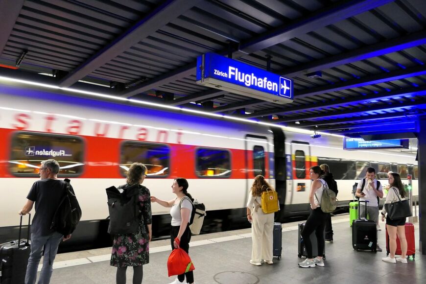 空港直下へ鉄道が乗り入れ、スイスには空港バスが存在しない（筆者撮影）