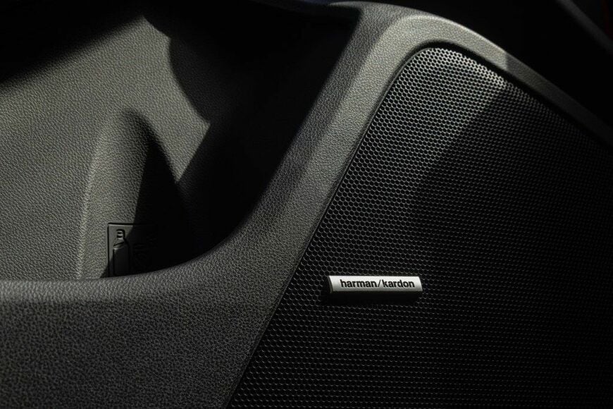 LAショーで発表された新型インプレッサ（写真：Subaru of America）