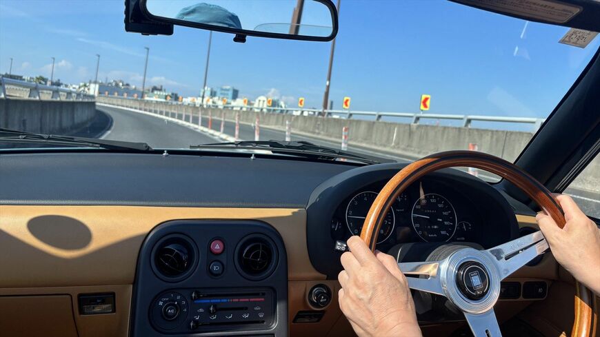 初代NA（ユーノス・ロードスター）Vスペシャルをドライブする様子（同乗者撮影）