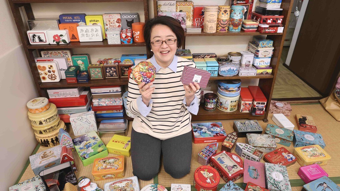 約2000個のお菓子缶コレクションがあるという、中田ぷう氏。いまやテレビやネットなどで引っ張りだこの存在だ(撮影:尾形 文繁)
