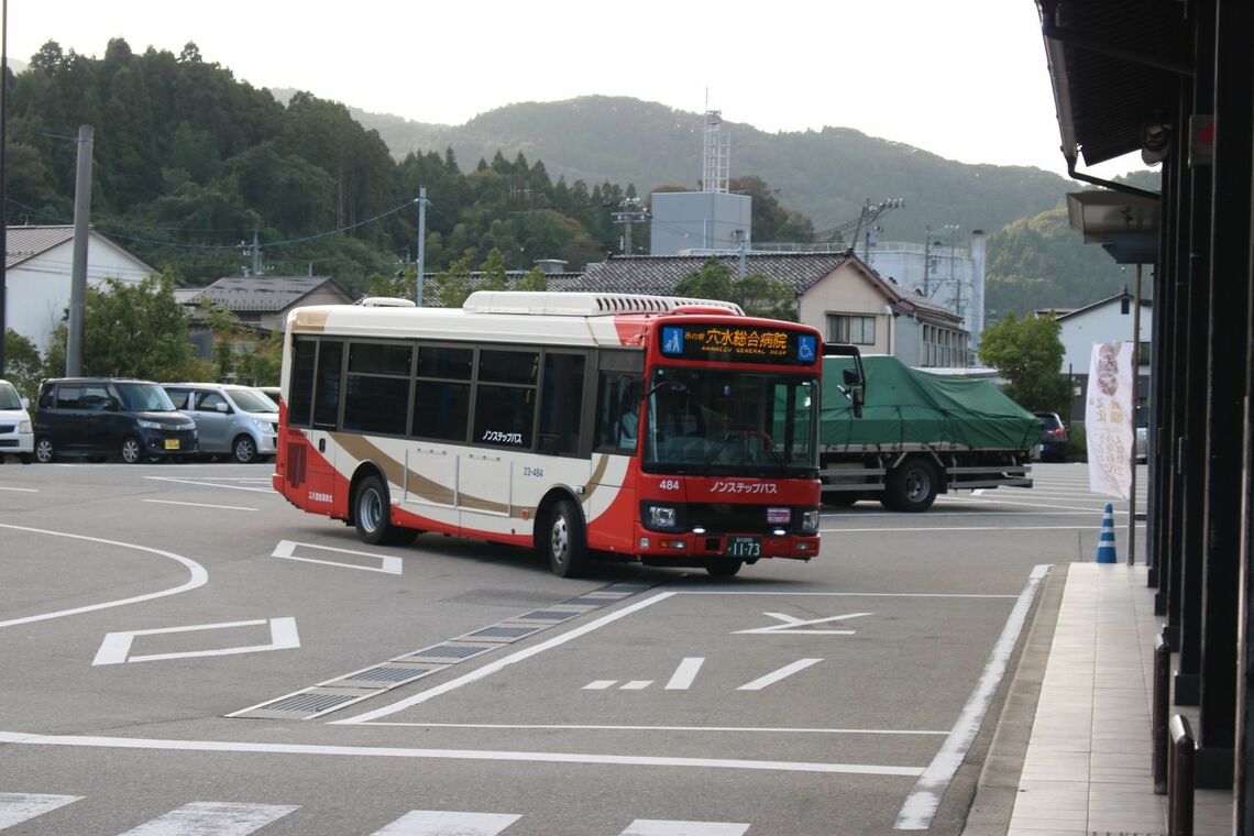 穴水総合病院行きバス