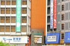 モザイク通りは商業施設「新宿ミロード」の本館、
