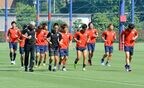 ランニングの輪の中には武藤の姿も