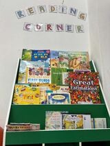 インター校の教室の一角にある読書コーナー