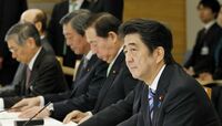 安倍首相と黒田日銀総裁の｢深刻な距離感｣ ｢アベノミクス3年目｣で高まるリスク