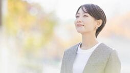 SNSの｢いいね｣に振り回される人と､自分軸で動く人は何が違うのか　哲学者が解く｢自己肯定感｣と｢承認欲求｣