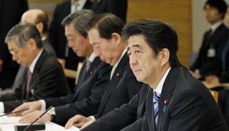 安倍首相と黒田日銀総裁の｢深刻な距離感｣