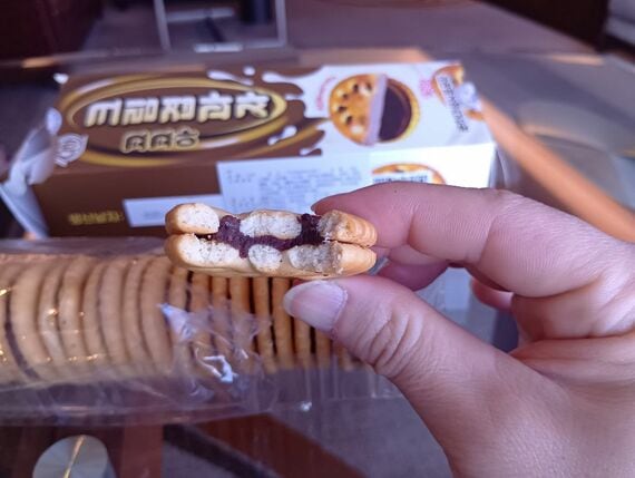 チョコレートクッキーの断面