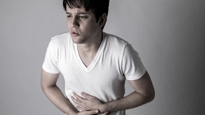 ｢がまんは美徳｣と腹痛を耐え死にかけた男の結末