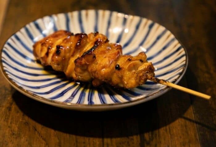 かしわ。「思わず頬が緩む美味しさ」と青木さんも絶賛。