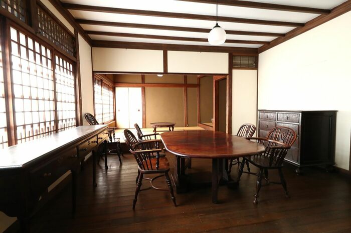 食堂。洋風の家具を用いていた（西館）