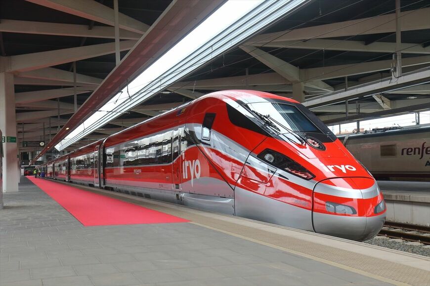 スペインでも存在感を示すイタリア鉄道。スペイン国内を運行する「iryo」（撮影：橋爪智之）