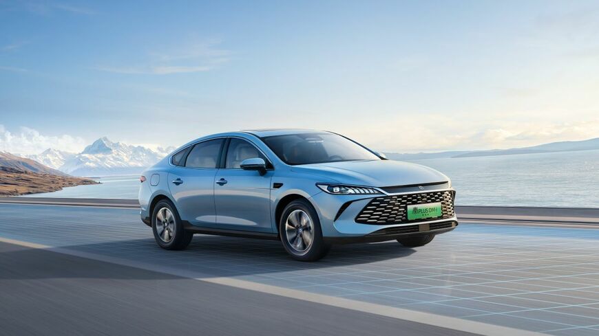 EVおよびPHVで最大手のBYDは、中国自動車市場の価格競争をリードしてきた。写真は同社のベストセラーPHV｢秦PLUS DM-i｣（BYDのウェブサイトより）