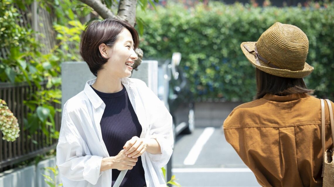 用事が無くても少しだけ「顔を出す」ことの重要性とは（写真：Ushico／PIXTA）