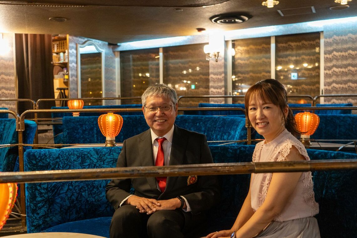 泰三さんと妻のマリアさん