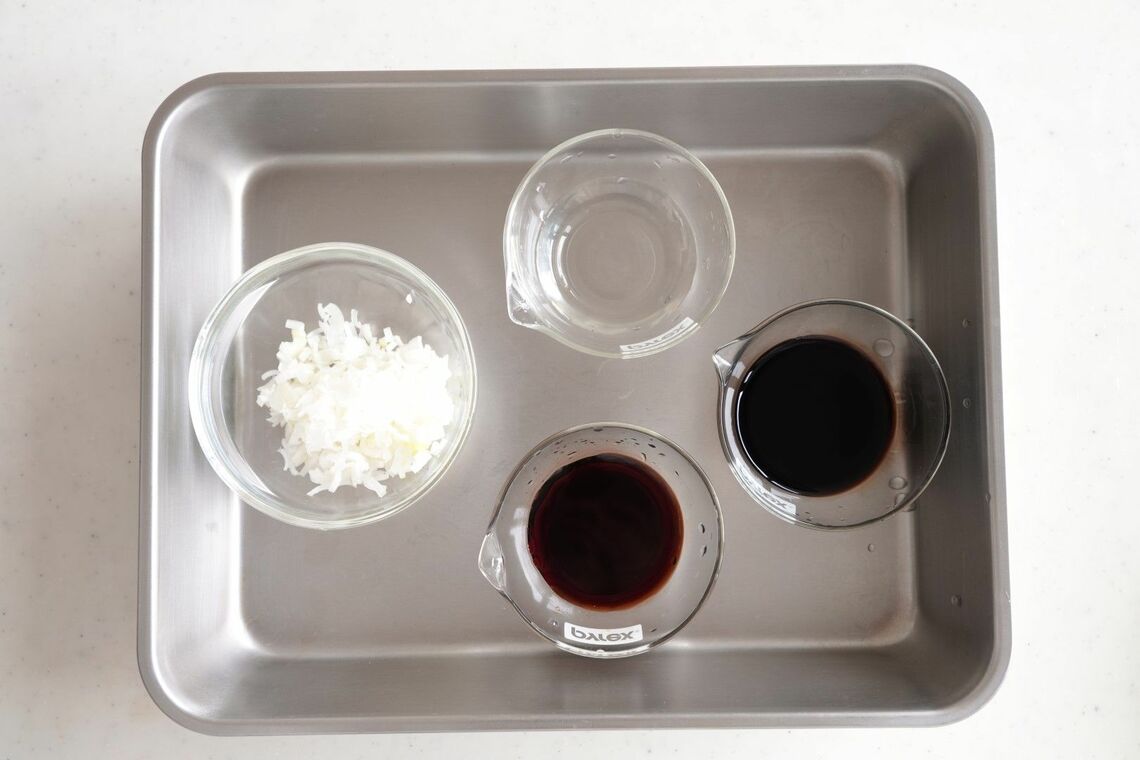 （B）の調味料はしょうゆ、酒、たまりしょうゆ（各大さじ1）と長ネギ20g