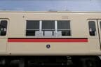 鋼製車の側面の窓