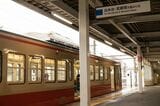 是政駅のホームは1面1線。改札までは段差なしのバリアフリー（筆者撮影）