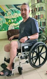 激戦地バフムートで撃たれ、右足を失ったセルヒーさん（2023年4月、筆者撮影）
