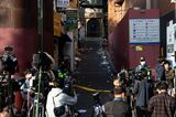 韓国・ソウル市の梨泰院で発生した圧死事故。女性の死亡者が男性の2倍近く多かった© 2022 Bloomberg Finance LP