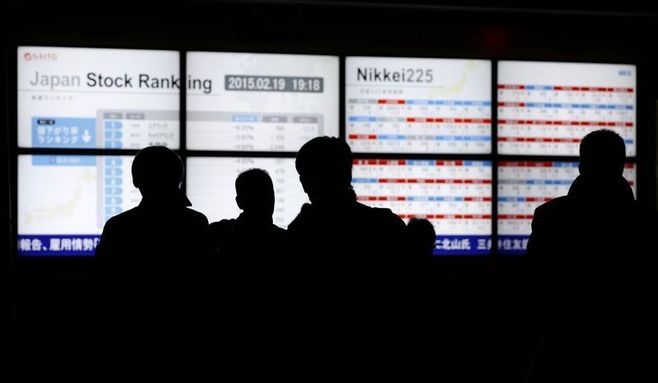 日経平均1万8332円､連日の高値更新