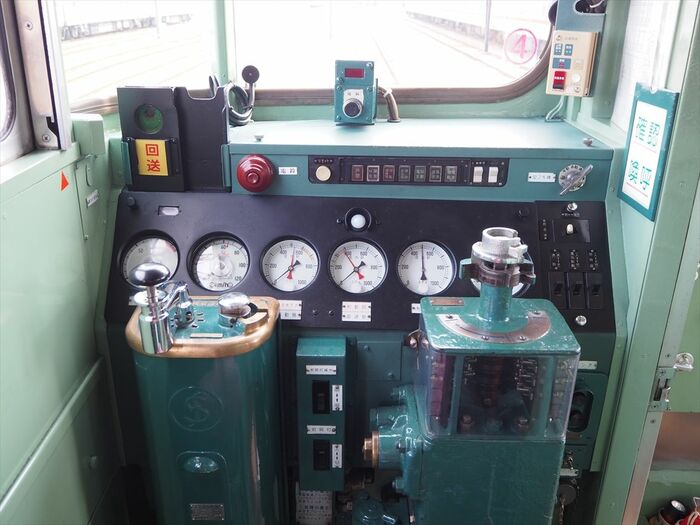 3000系の運転台。鋼製車と性能は同一だがアルミ車は
