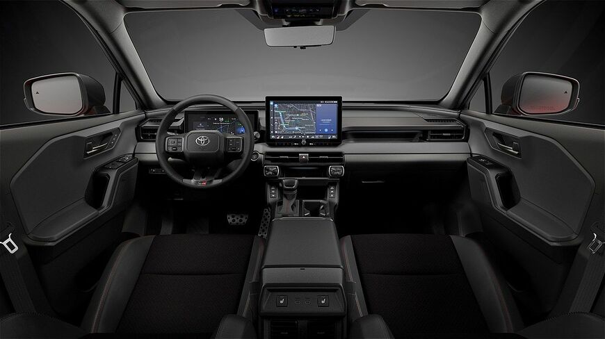 トヨタ新型「RAV4 GR SPORT（プロトタイプ）」（写真：トヨタ自動車）