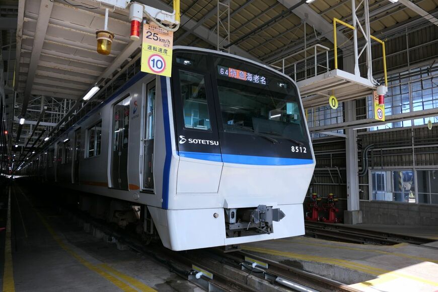 現在の8712編成の海老名方先頭車（記者撮影）