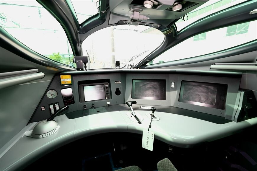 JR東日本の新幹線試験車両「ALFA-X」の運転台（撮影：尾形文繁）