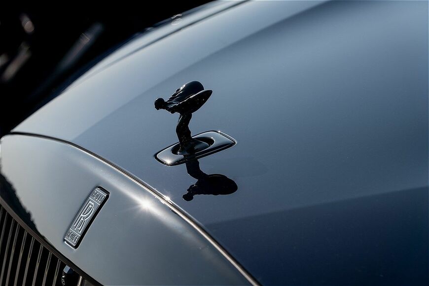 ロールス・ロイス「ブラック・バッジ・スペクター」（写真：ロールス・ロイス・モーター・カーズ）