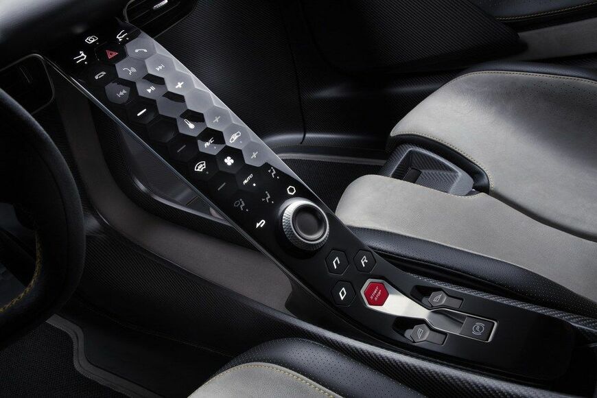 Lotus Evija（写真：Lotus Cars）