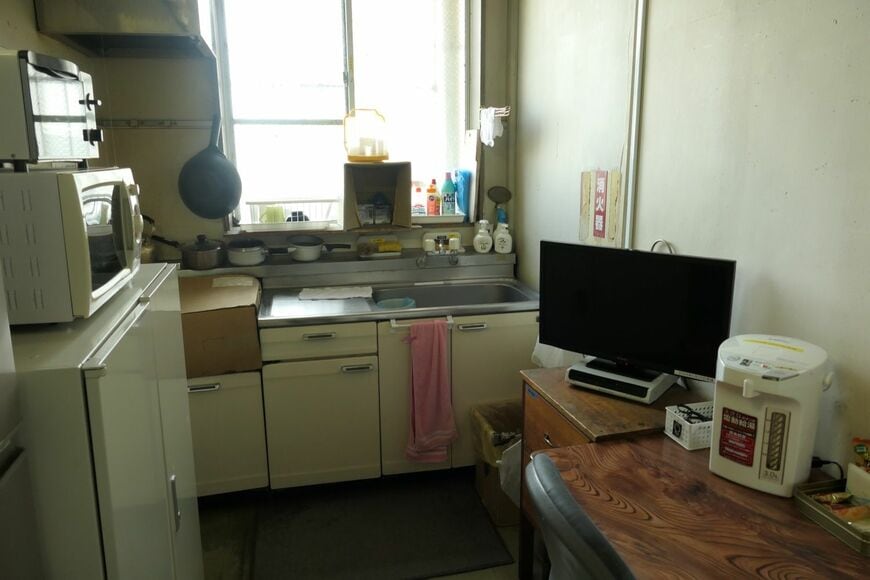 開成駅の駅員用休憩スペース（記者撮影）