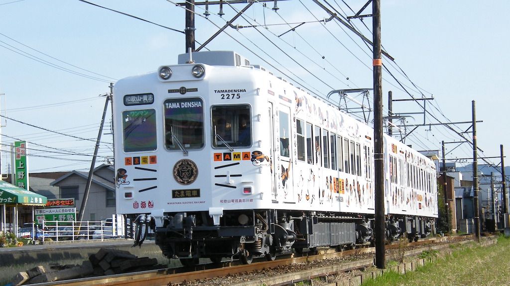 全国から観光客を集める和歌山電鉄の「たま電車」（写真：sho/PIXTA）