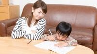 子どもに｢姿勢よく勉強しろ｣は逆効果の納得理由 東大理三に3男1女を入れた佐藤ママの声かけ