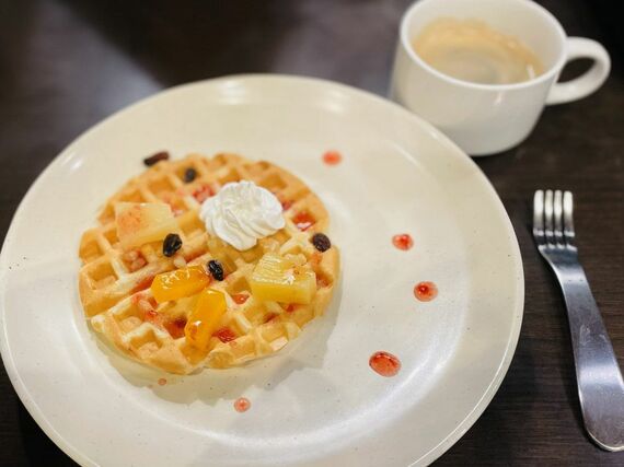 コーヒーと手作りワッフル