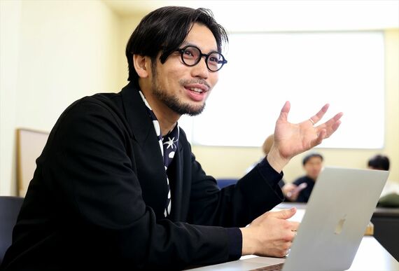 ヘラルボニー 桑山知之氏