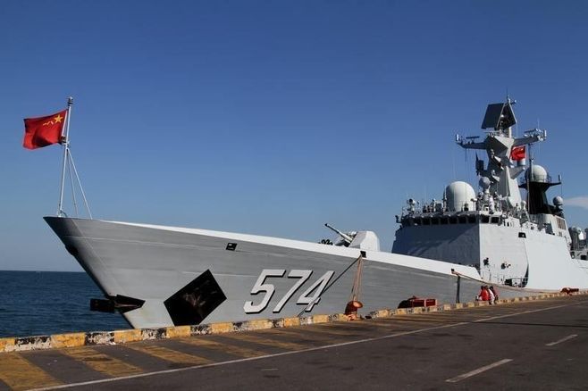 中国海軍の軍艦1隻が日本の領海に侵入