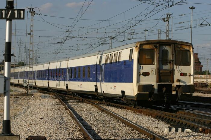 スペインの「タルゴ・ペンデュラー」は