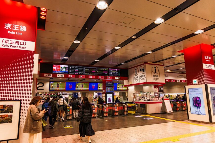 現在の京王線新宿駅西口改札。いわば“正面”にあたる（撮影：鼠入昌史）