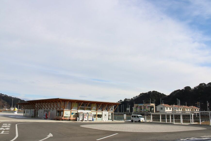 整備された鵜住居駅前広場（筆者撮影）