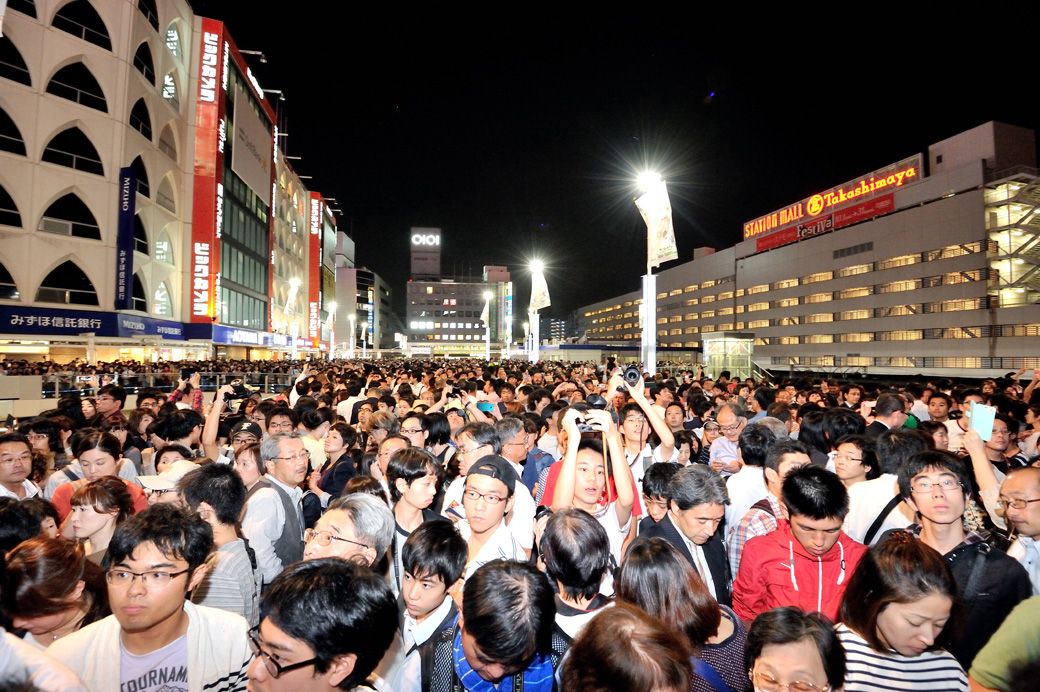 そごう柏店の閉店セレモニーに集まる群衆（写真：2016年9月30日、梅谷秀司撮影）