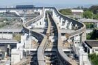 本線と彩都線が分かれる万博記念公園駅の東側は