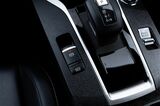 三菱の新型SUV「エクスフォースHEV」（筆者撮影）