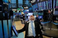 米株式市場は4日続伸､インフレ統計影響せず ハイテク株上昇､恐怖指数は大幅に低下