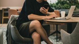 ｢すね毛が気持ち悪い｣という声もあるが…"おじさんのハーフパンツ"が集中砲火を浴びる納得の理由と回避策